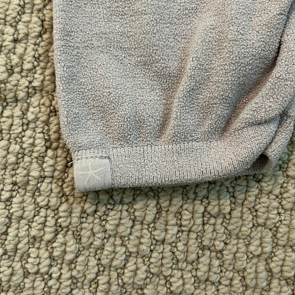 Girls barefoot dreams cozy pants! - Picture 4 of 5